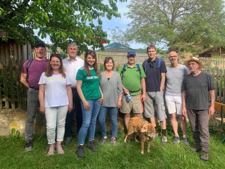 „Walk&Talk“ im Steigerwald mit Landtagskandidatin Marlies Dumbsky